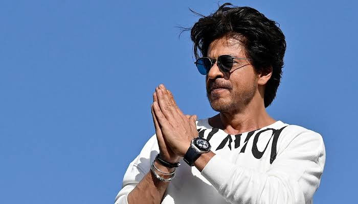 Shah Rukh Khans special gift to Badshah leaves fans spellbound