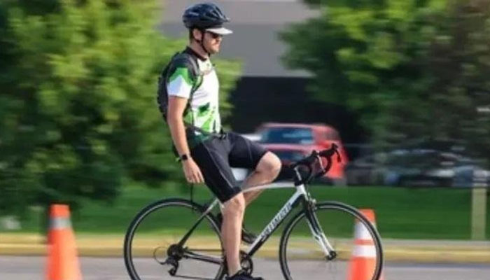 Robert Murray cycling hands-free. — Guinness World Records