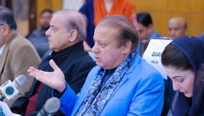 PML-N supremo Nawaz Sharif is addressing parliamentary board meeting in Lahore on December 8, 2023. — X/@pmln_org
