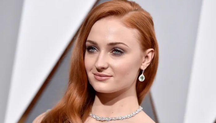 Sophie Turner seems “really happy” with Peregrine Pearson