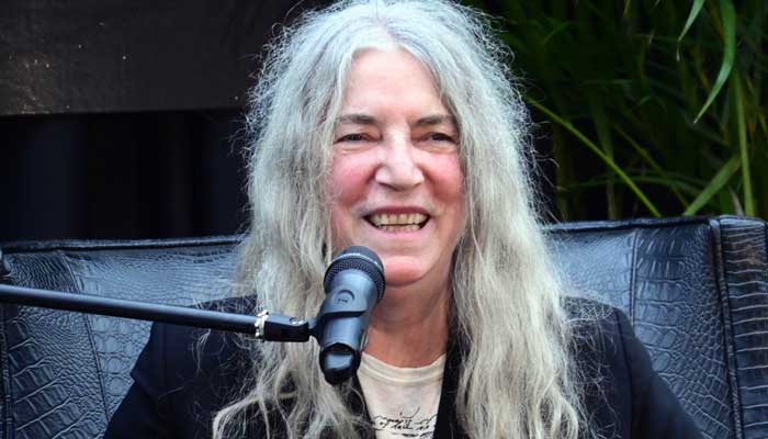 Patti Smith put under observations after falling ill