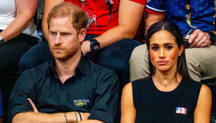 Meghan Markle, Prince Harry get snubbed at Golden Globes opening monologue