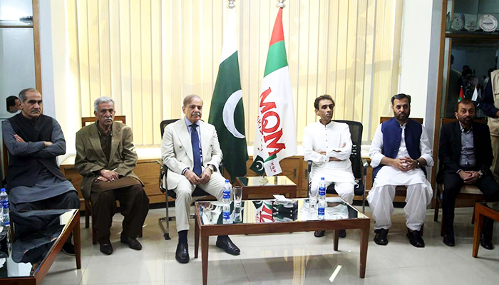 Muttahida Qaumi Movement (MQM-P) Convener Khalid Maqbool Siddiqui exchanging views with Pakistan Muslim League-Nawaz (PML-N) Shehbaz Sharif,  during a meeting held at Bahadurabad Head Office in Karachi on Friday, December 29, 2023. — PPI