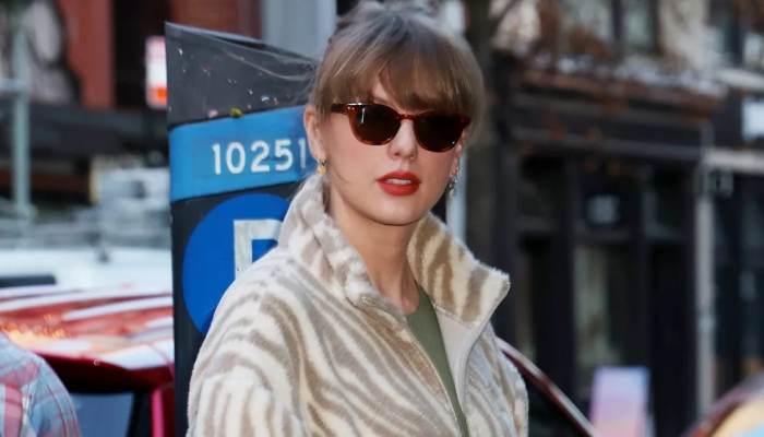 Taylor Swift roars into Recording Studio in fierce animal print