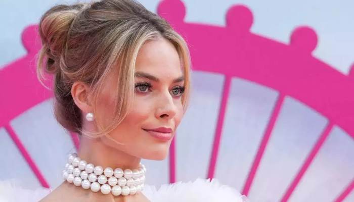 Margot Robbie plays real-life Barbie in vintage Chanel at AFI Luncheon