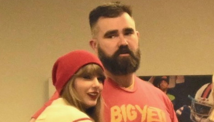 See Taylor Swift's Outfit as She Supports Travis Kelce at Chiefs