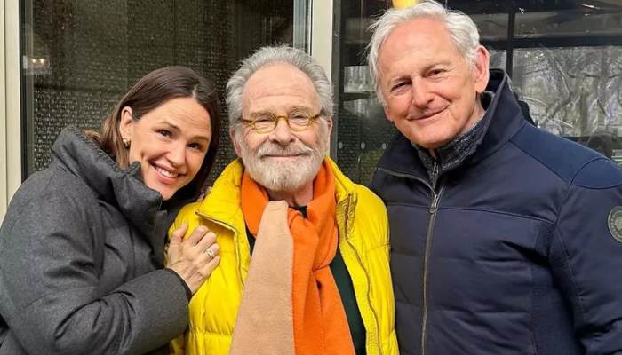 Jennifer Garner meets ‘Alias’ pals Victor Garber, Ron Rifkin share heartwarming reunion