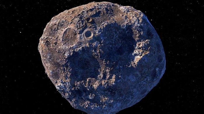 Nasa: Football pitch-sized asteroid approaches Earth!