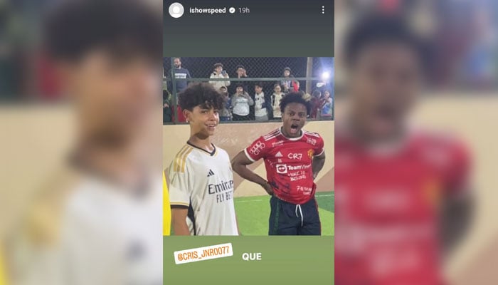 YouTuber IShowSpeeds Instagram Story'nin (sağda) Cristiano Ronaldo Jr. ile antrenmanını gösteren ekran görüntüsü — Instagram/@ishowspeed
