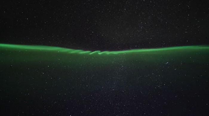 Astrograf, İzlanda üstündeki ender kutup ışığı kıvrımını elde etti