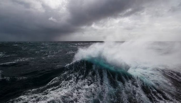Waves crashing at the Drake Passage, the worlds most terrifying ocean crossing. — Discover Silversea