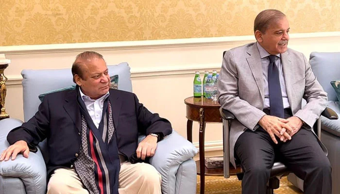 PML-N supremo Nawaz Sharif (left) and party president Shehbaz Sharif in London. — X/@pmlndigitalpk