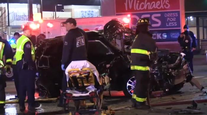 Un incidente con un SUV a Chicago ha ucciso una persona e ne ha ferite gravemente altre sei