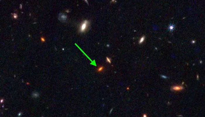 JWST-7329: Evrenin çok erken dönemlerinde oluşan nadir, büyük bir gökada.  — James Webb Teleskobu