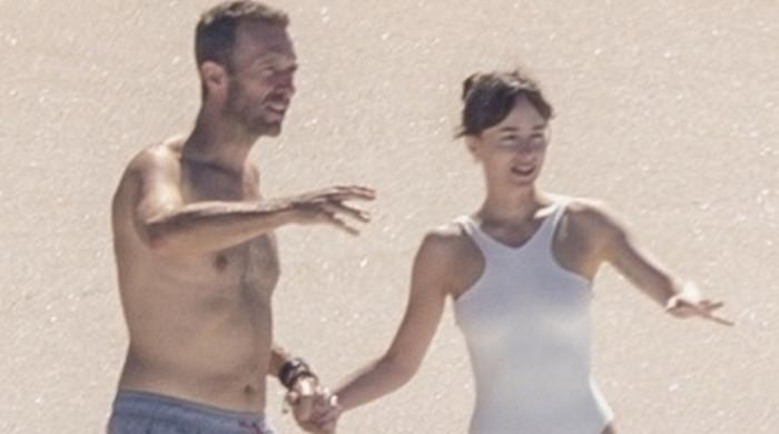 Dakota Johnson, Chris Martin vacation PDA: Star couple enjoy in Mexico
