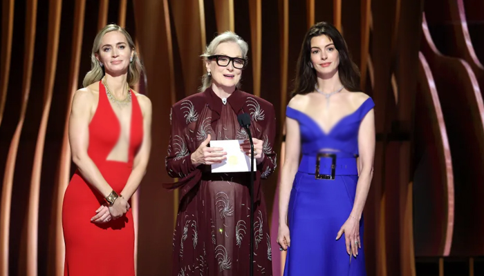 Emily Blunt, Anne Hathaway and Meryl Streep presented best male comedy series