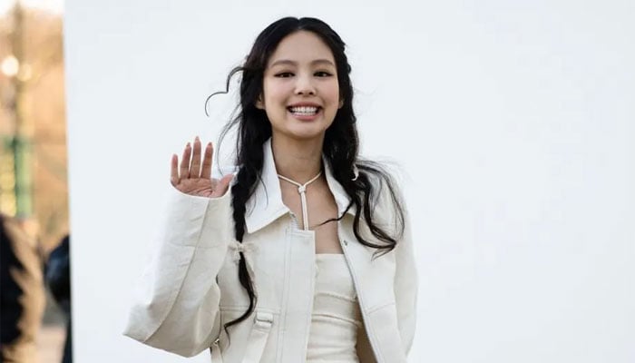 Jennie sets a new record with her song