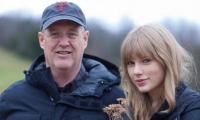 Taylor Swift’s Father Scott Lost Temper To Paparazzi While ‘defending’ Singer