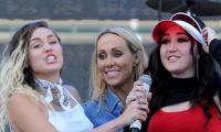 Miley Cyrus Unaware Of The Dating Mess Surrounding Sister Noah And Mum Tish