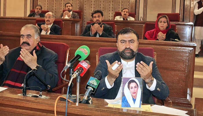 Balochistan Chief Minister Mir Sarfraz Bugti along with other MPAs praying for people of Palestine at Balochistan Assembly on March 3, 2024. — APP