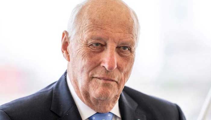 Norways King Harald receives a pacemaker implant to boost heart rate