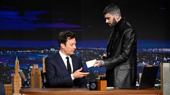 Zayn Malik leaves Jimmy Fallon puzzled with mysterious note: See