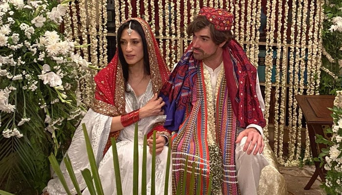 Fatima Bhutto and her husband Graham at their marriage ceremony in Karachi. — X/@fbhutto