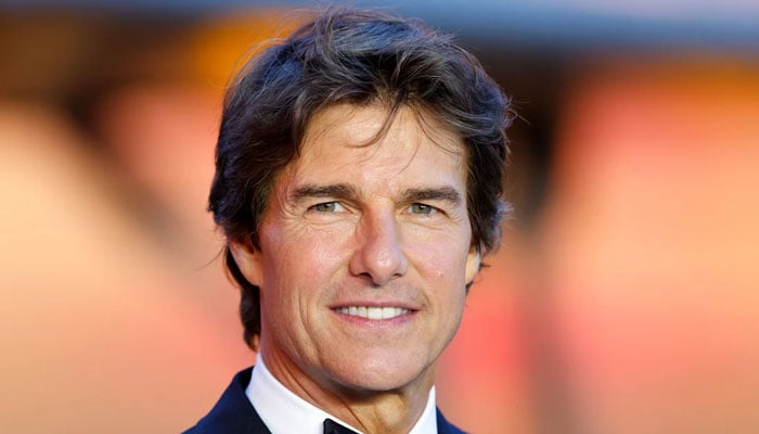 Tom Cruise offers the Mission Impossible cast a helicopter flight amid M25 closure