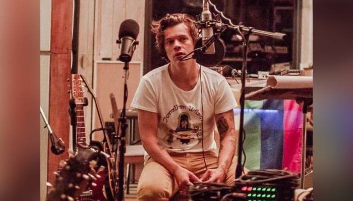 Harry Styles finally returns to the recording studio: Deets inside