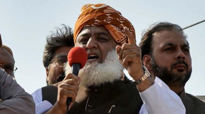 Fazl says govt not capable of dealing with enormous challenges it faces