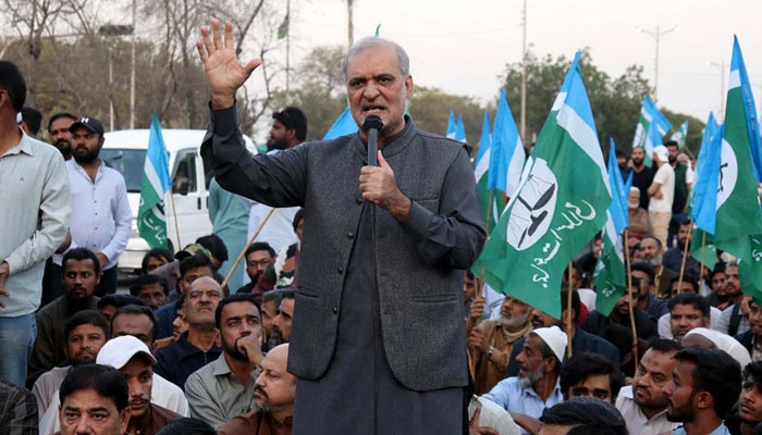 Hafiz Naeem ur Rehman addresses JI workers in Karachi. — Instagram/@karachistories/file