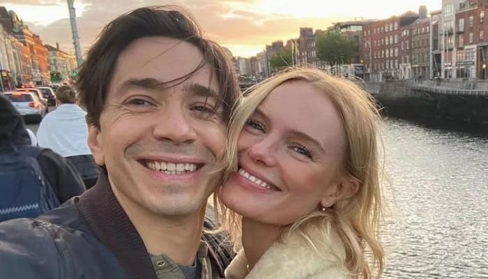 Kate Bosworth and Justin Long stroll in NYC.