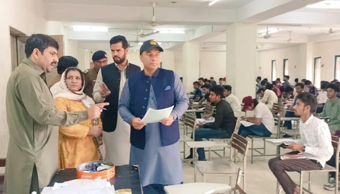 In this image, Commissioner/Chairman Lahore Board Muhammad Ali Randhawa visits examination centre during the Secondary School Certificate (Class 9th) Annual Examination 2024 on April 1, 2024. — Facebook/Commissioner Lahore,Punjab.
