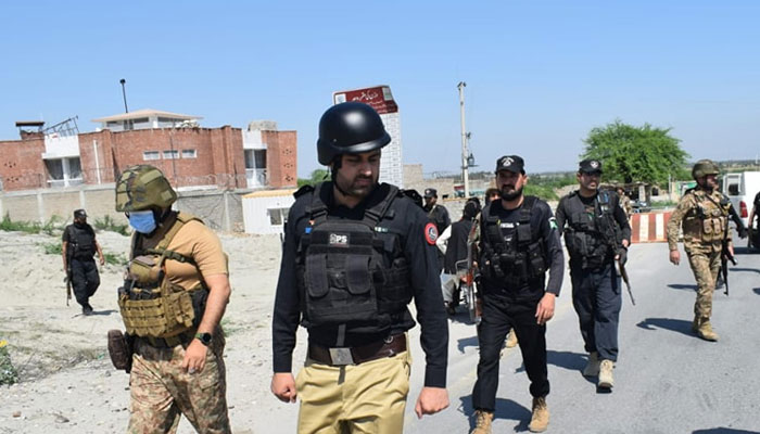 KP Police personnel pictured alongside Pakistan Army soldiers in Lakki Marwat. — Facebook/DPO Lakki Marwat/File