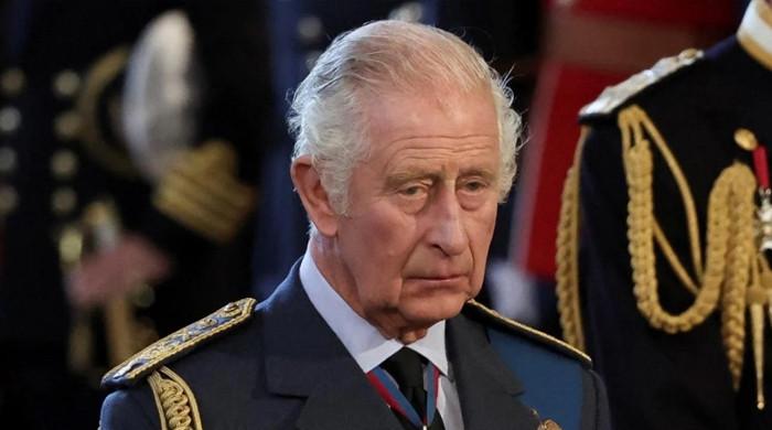 „Słaby” król Karol został zdradzony przez bliskiego współpracownika podczas leczenia raka