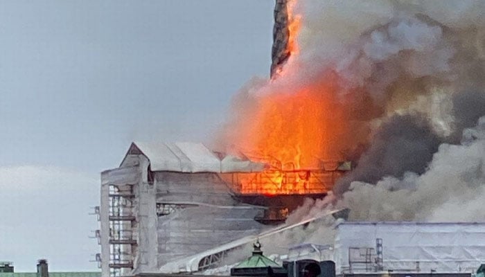 17th century stock exchange building in Copenhagen engulfed by fire. — X/@DM_Vincenzo