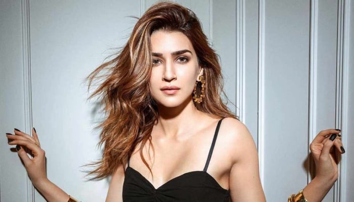 Kriti Sanon shares female-lead Crew is not about male bashing