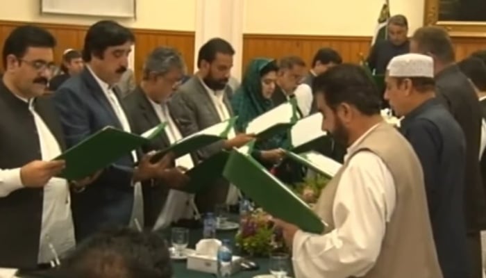 The 14-member Balochistan cabinet is being sworn in by Balochistan Governor Abdul Wali Kakar at the Governor House on April 19, 2024. —Screengrab/Geo News