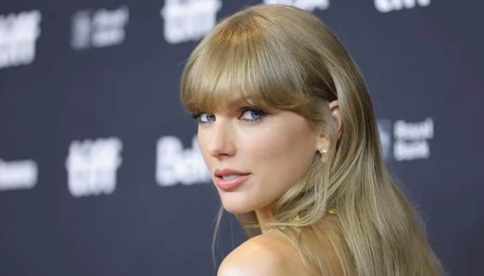 Taylor Swift makes rare announcement about her boyfriend's ranking