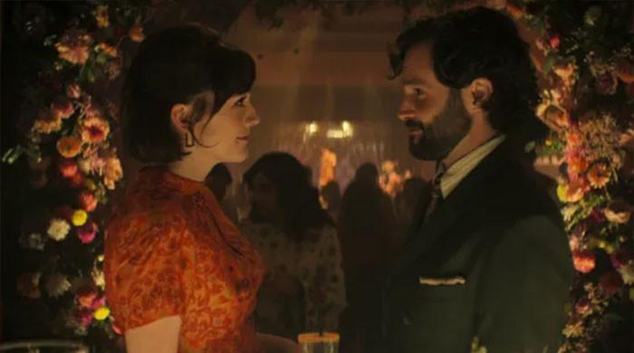 Penn Badgley and Charlotte Ritchie share steamy red carpet moment for ‘You’ Penn Badgley and Charlotte Ritchie share steamy red carpet moment for ‘You’