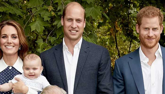 Vua Charles, Hoàng tử William, Kate Middleton bật đèn xanh cho Harry gặp mặt