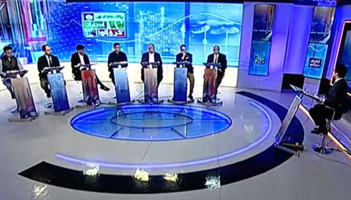 Economists and top entrepreneurs attend Great Debate live on Geo News. — screengrab/GeoNews/YouTube