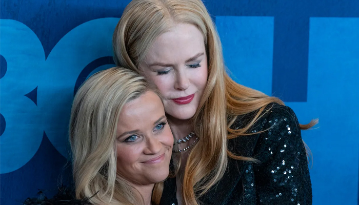 Reese Witherspoon posed with Nicole Kidman at the red carpet ahead of the award ceremony