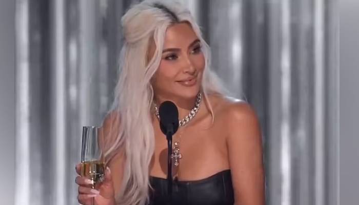 Kim Kardashian faces booing as she ridicules Tom Brady on Netflixs roast show