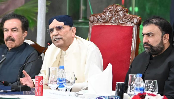 President Asif Ali Zardari (centre) pictured alongside CM Balochistan Sarfraz Bugti (right) and Governor Sheikh Jaffar Khan Mandokhail, as he speaks at a dinner hosted in his honour during his three-day visit to Balochistan on May 6, 2024. — PID