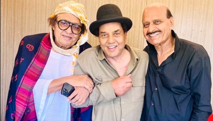 Dharmendra shares photo with longtime friends Ranjeet and Avtar Gill