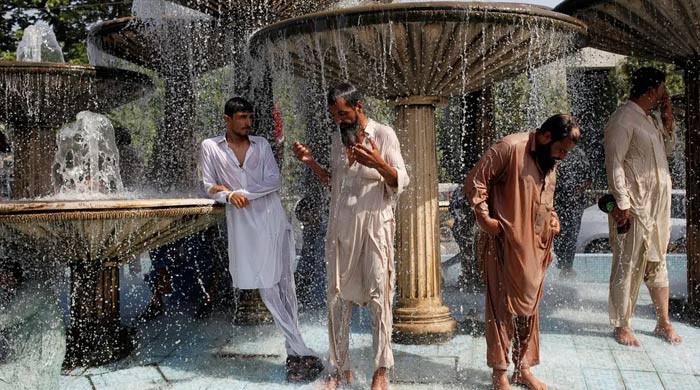 'Temperatures to soar record high in Sindh, Punjab during ongoing heatwave'