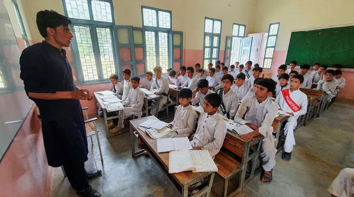 KP govt revises school timings due to soaring temperatures