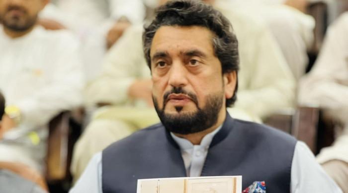 Waiting for 'right time' to break silence on party's internal affairs: Shehryar Afridi