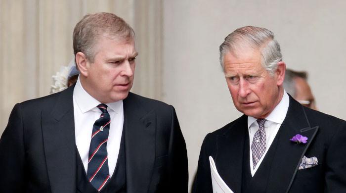 Le prince Andrew a recours à un « comportement enfantin » pour résister aux ordres du roi Charles